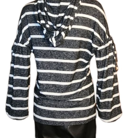 Charming Charlie Shirt Womens Hooded Gray White Striped Size Medium - Picture 6 of 13